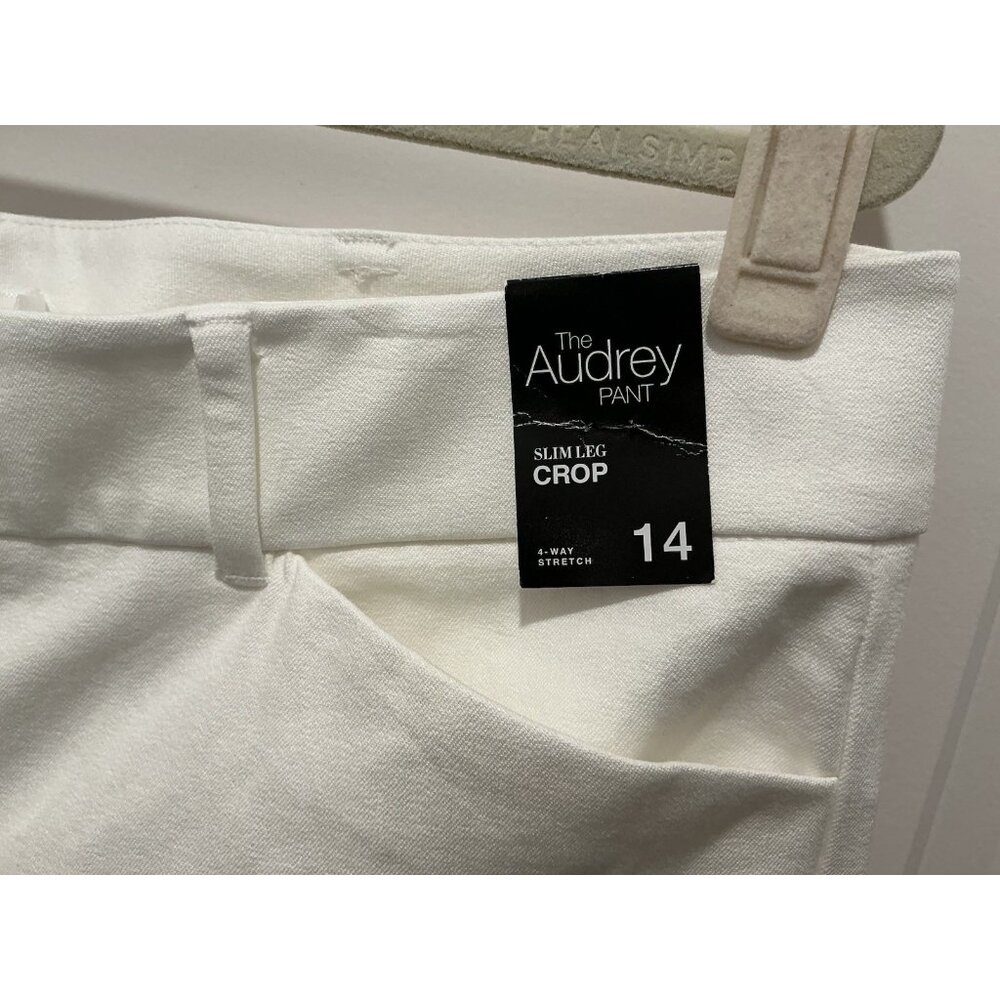 New York & Company Audrey Slim Leg Crop Women's 4 Way Stretch Size 14 White NWT - Picture 3 of 12